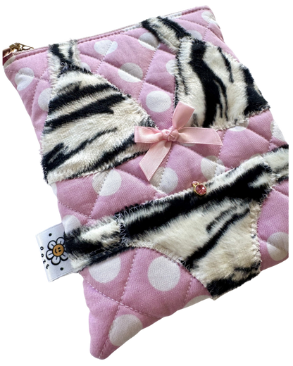 Book Baddies - One-of-a-Kind Quilted Kindle Case